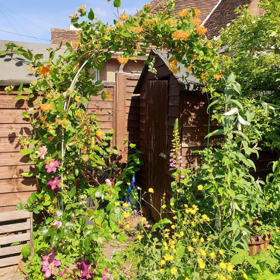 Phoenix Rising Glastonbury Exterior foto